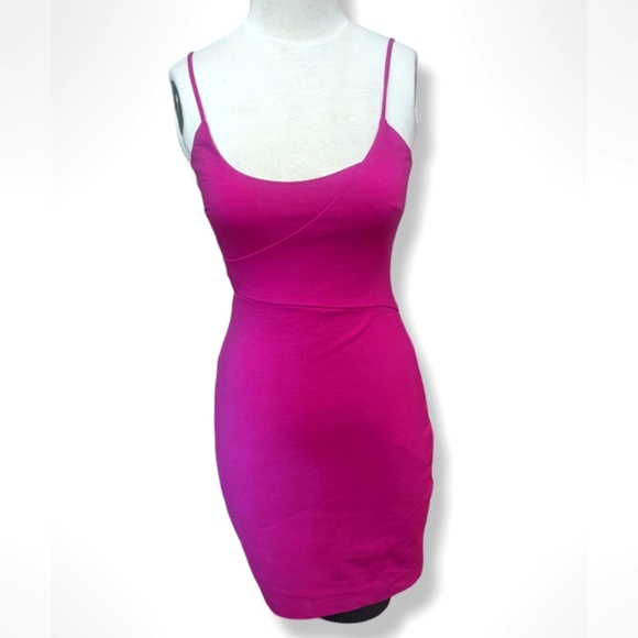 Guess Dresses & Skirts - Guess Fuchsia Fully Lined Mini Dress (Never Worn)